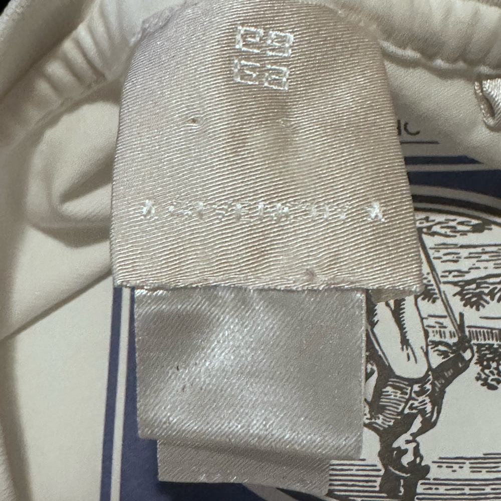 Givenchy White Tee with Black Logo - Picture 7 of 12